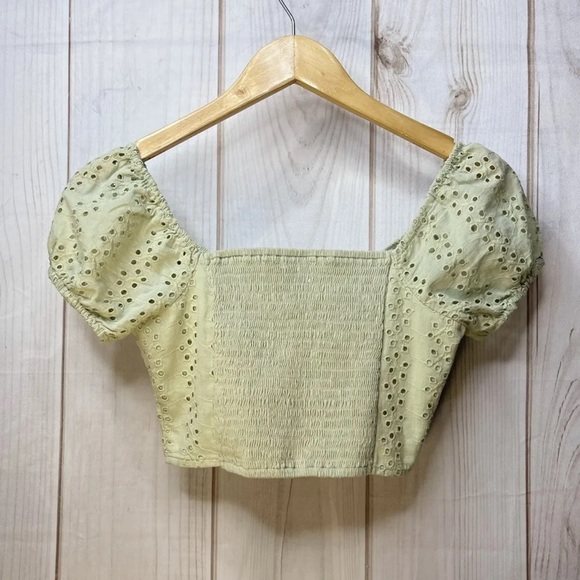 Hollister Crop Top Sage Green - Picture 2 of 5